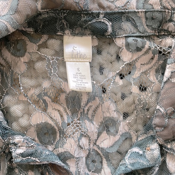Lithe By Anthropologie Shirt Women's Size 8 lace button up - Picture 3 of 4